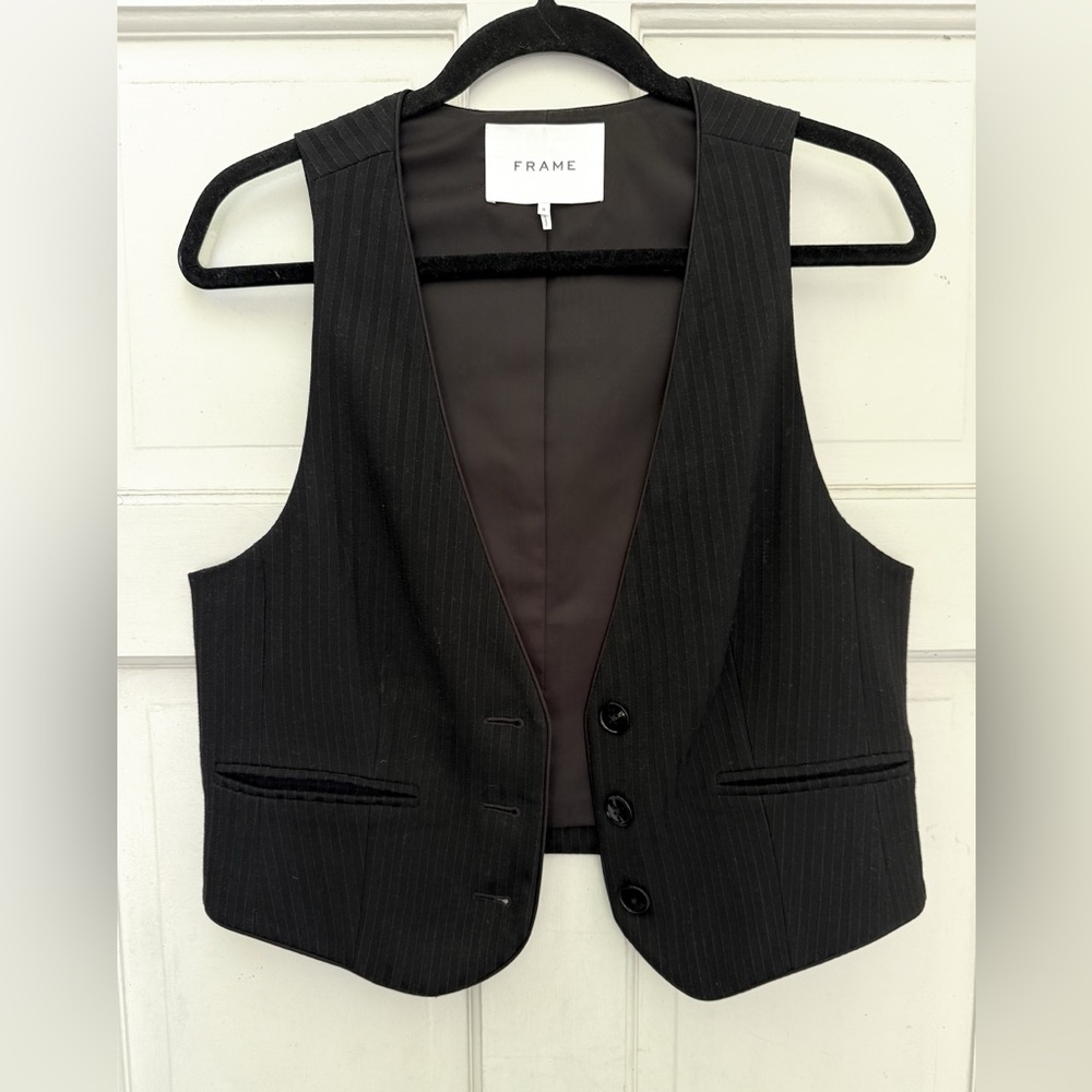 Frame black vest